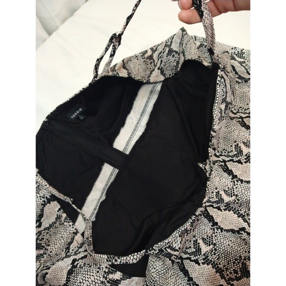 Torrid Size 4 Snakeskin Print Spaghetti Strap Fitted Tank Top Back Zipper Sexy - Picture 8 of 12